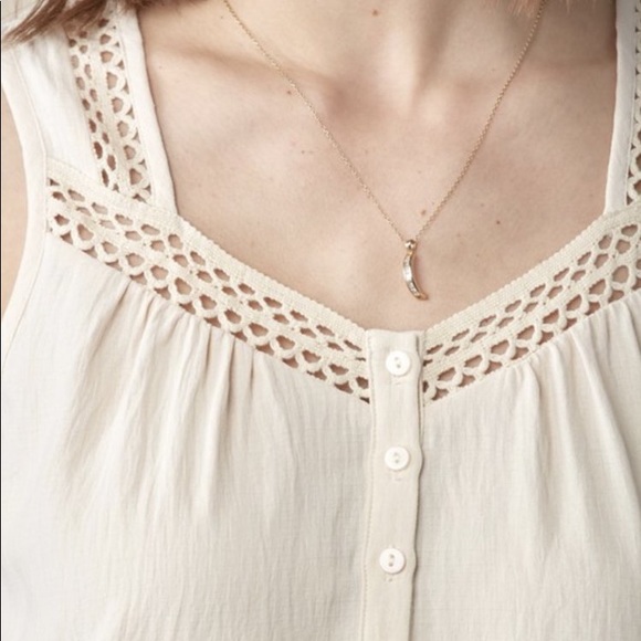 Crochet Trim Tank - Picture 3 of 6